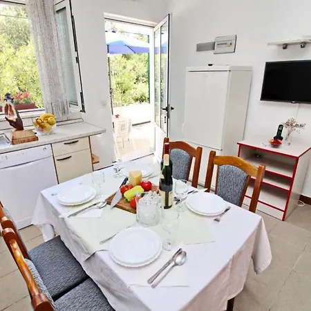 Neven - Studio With Terrace And Partial Sea View Appartement *